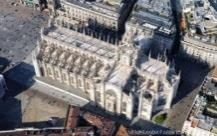 Foto aerea di una cattedrale